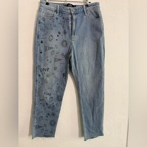 Hollister Ultra High-Rise Doodle Mom Jeans W30 L27 Raw Hem Light Wash